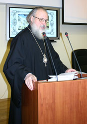 27 января 2005 года председатель Отдела внешних церковных связей Московского Патриархата митрополит Смоленский и Калининградский Кирилл принял участие в работе секции 'Исследование научного творчества пионеров освоения космического пространства' Академических чтений по космонавтике.Фото Службы коммуникации ОВЦС МП.Официальный сайт Русской Православной Церквиhttp://www.mospat.ru