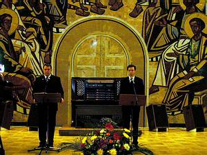 В Храме Христа Спасителя состоялась церемония принесения присяги Президентом и Исполнительным директором Национального медико-хирургического Центра Минздрава России. Фото Службы коммуникации ОВЦС МП. Официальный сайт Русской Православной Церкви /