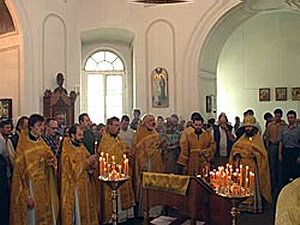 В московском храме-представительстве Православной Церкви в Америке были вознесены молитвы о здравии пострадавших и о упокоении трагически погибших во время теракта в столице /