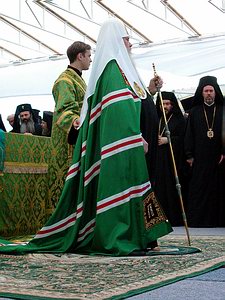 В день празднования памяти преподобного Серафима Саровского Святейший Патриарх Алексий совершил Божественную литургию и праздничный молебен в Серафимо-Дивеевском монастыре. Фото: Служба коммуникации ОВЦС МП. Официальный сайт Русской Православной Церкви Фото: Сергея Титова. Служба коммуникации ОВЦС МП. Официальный сайт Русской Православной Церкви /