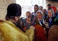 В праздник Благовещения в храме Архистратига Божия Михаила в Грозном состоялась Божественная литургия. Фото сайта NEWSru.com