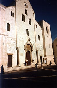 С 19 по 23 мая 2003 года в городе Бари (Италия) находились 158 православных паломников во главе с епископом Тамбовским и Мичуринским Феодосием. Фото: Служба коммуникации ОВЦС МП. Официальный сайт Русской Православной Церкви /