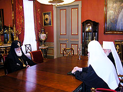 On 25 November 2003 His Holiness Patriarch Alexy II of Moscow and All Russia met with His Holiness and Beatitude Ilia II, Patriarch-Catholic of All Georgia in the Patriarch's residence in Chisty pereulok in Moscow. Taking part in the meeting also was Metropolitan Kirill of Smolensk and Kaliningrad.  Foto: The Official site of the Russian Orthodox Church  http://www.mospat.ru