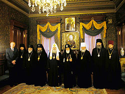 On 25 November 2003 His Holiness Patriarch Alexy II of Moscow and All Russia met with His Holiness and Beatitude Ilia II, Patriarch-Catholic of All Georgia in the Patriarch's residence in Chisty pereulok in Moscow. Taking part in the meeting also was Metropolitan Kirill of Smolensk and Kaliningrad.  Foto: The Official site of the Russian Orthodox Church  http://www.mospat.ru