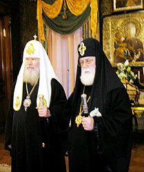 25 ноября 2003 года в Патриаршей резиденции в Чистом переулке состоялась встреча Святейшего Патриарха Московского и всея Руси Алексия II со Святейшим и Блаженнейшим Католикосом-Патриархом всея Грузии Илией II. Фото: Служба коммуникации ОВЦС МП. /