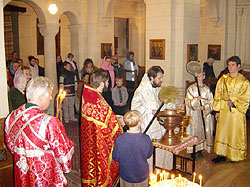Вечером 22 января в храме во имя Дамасской иконы Пресвятой Богородицы города Ла Валлетта епископ Иларион в сослужении настоятеля русского православного прихода во имя святого апостола Павла на Мальте протоиерея Димитрия Нецветаева совершил вечерню и чин великого освящения воды. Фото Венской и Австрийской епархии. Официальный сайт Русской Православной Церкви http://www.mospat.ru