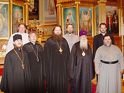 14 июня 2004 года по приглашению Блаженнейшего Митрополита всей Америки и Канады Германа в Соединенные Штаты Америки прибыла делегация Русской Православной Церкви во главе с митрополитом Санкт-Петербургским и Ладожским Владимиром.Фото: Представительства Русской Православной Церкви в США. http://www.russianchurchusa.org