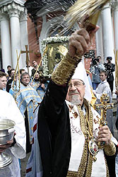 Завершился официальный визит в Русскую Православную Церковь делегации Православной Церкви в Америке во главе с ее Предстоятелем Блаженнейшим Архиепископом Вашингтонским и Митрополитом всей Америки и Канады Германом. Визит был приурочен к 14-ой годовщине Интронизации и празднованию 75-летия Святейшего Патриарха Московского и всея Руси Алексия II. Фото Подворье Американской Православной Церкви в Москве http://www.st-catherine.ru/