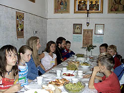 24 августа 2004 года Свято-Николаевский кафедральный собор в Вене принимал гостей - группу из 24 детей. Фото: Венской и Австрийской епархии.