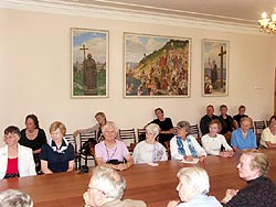 31 августа 2004 года в конференц-зале Отдела внешних церковных связей Московского Патриархата состоялась встреча заместителя Председателя ОВЦС МП епископа Егорьевского Марка с группой христиан из США во главе с пастором доктором Брюсом В.Ригдоном, совершающих ежегодную паломническую поездку по России. Во время встречи епископ Марк рассказал гостям о жизни Русской Православной Церкви и ответил на многочисленные вопросы.Фото Службы коммуникации ОВЦС МП. Официальный сайт Русской Православной Церкви http://www.mospat.ru