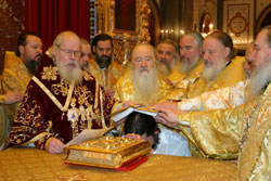 30 января 2005 года, в Неделю 35-ю по Пятидесятнице,за Божественной литургией в Кафедральном соборном храме Христа Спасителя Святейший Патриарх Московский и всея Руси Алексий II совершил хиротонию архимандрита Савватия (Антонова) во епископа Алатырского, викария Чебоксарской епархии.Фото Службы коммуникации ОВЦС МП.Официальный сайт Русской Православной Церквиhttp://www.mospat.ru