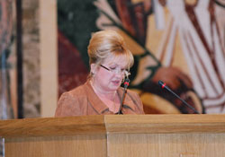 Первый заместитель Председателя Государственной Думы Федерального Собрания Российской Федерации Л.К.Слиска выступила перед участниками IX Всемирного Русского Народного Собора. Фото: С. Титов.Официальный сайт Русской Православной Церквиhttp://www.mospat.ru