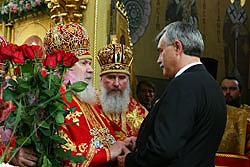 Божественной литургией и панихидой, совершенными Святейшим Патриархом Алексием в храме во имя Георгия Победоносца на Поклонной горе, Русская Церковь вступила в празднование 60-летия Победы. Фото Службы коммуникации ОВЦС МП.Официальный сайт Русской Православной Церквиhttp://www.mospat.ru