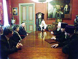 Святейший Патриарх Алексий принял руководителя Международного фонда 'Призыв совести' раввина Артура Шнаера.Фото Службы коммуникации ОВЦС МП.Официальный сайт Русской Православной Церквиhttp://www.mospat.ru