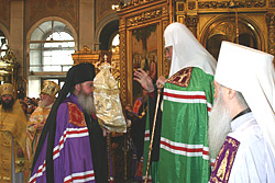 2 июня 2005 года, в день памяти святителя Алексия, Митрополита Московского и всея России Чудотворца, за Божественной литургией в Богоявленском кафедральном соборе Святейший Патриарх Московский и всея Руси Алексий II совершил хиротонию архимандрита Панкратия (Жердева), наместника Валаамского Спасо-Преображенского ставропигиального монастыря, во епископа Троицкого, викария Московской епархии.Фото Службы коммуникации ОВЦС МП.Официальный сайт Русской Православной Церквиhttp://www.mospat.ru