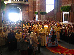 3 июля 2005 года в Калининграде в рамках празднования 750-летия города состоялось Малое освящение строящегося кафедрального собора Христа Спасителя - главного православного храма на западных рубежах России.Фото Пресс-службы кафедрального собора Христа Спасителя в Калининграде