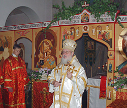 Во время богослужения митрополит Кирилл обратился к собравшимся с архипастырским словом о великом духовном значении храма Божия в жизни христианина. Фото Службы коммуникации ОВЦС МП. Официальный сайт Русской Православной Церкви http://www.mospat.ru