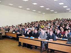 В ходе традиционных Кирилло-Мефодиевских образовательных чтений, проходивших в Смоленске, объявлено о присуждении митрополиту Кириллу, правящему архиерею Смоленско-Калининградской епархии, звания почетного профессора Смоленского гуманитарного университета. Фото Службы коммуникации ОВЦС МП.Официальный сайт Русской Православной Церкви http://www.mospat.ru