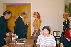 15 июля 2004 года в Отделе внешних церковных связей Московского Патриархата митрополит Смоленский и Калининградский Кирилл принял сборную России по синхронному плаванию, в ближайшее время отправляющуюся на Олимпийские игры в Афины.]Фото Службы коммуникации ОВЦС МП.Официальный сайт Русской Православной Церкви http://www.mospat.ru