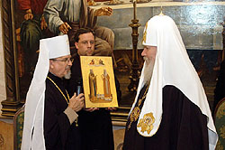 Завершился официальный визит в Русскую Православную Церковь делегации Православной Церкви в Америке во главе с ее Предстоятелем Блаженнейшим Архиепископом Вашингтонским и Митрополитом всей Америки и Канады Германом. Визит был приурочен к 14-ой годовщине Интронизации и празднованию 75-летия Святейшего Патриарха Московского и всея Руси Алексия II. Фото Православнай Церкови в Америке. Официальный Православнай Церкови в Америкеhttp://www.oca.org/