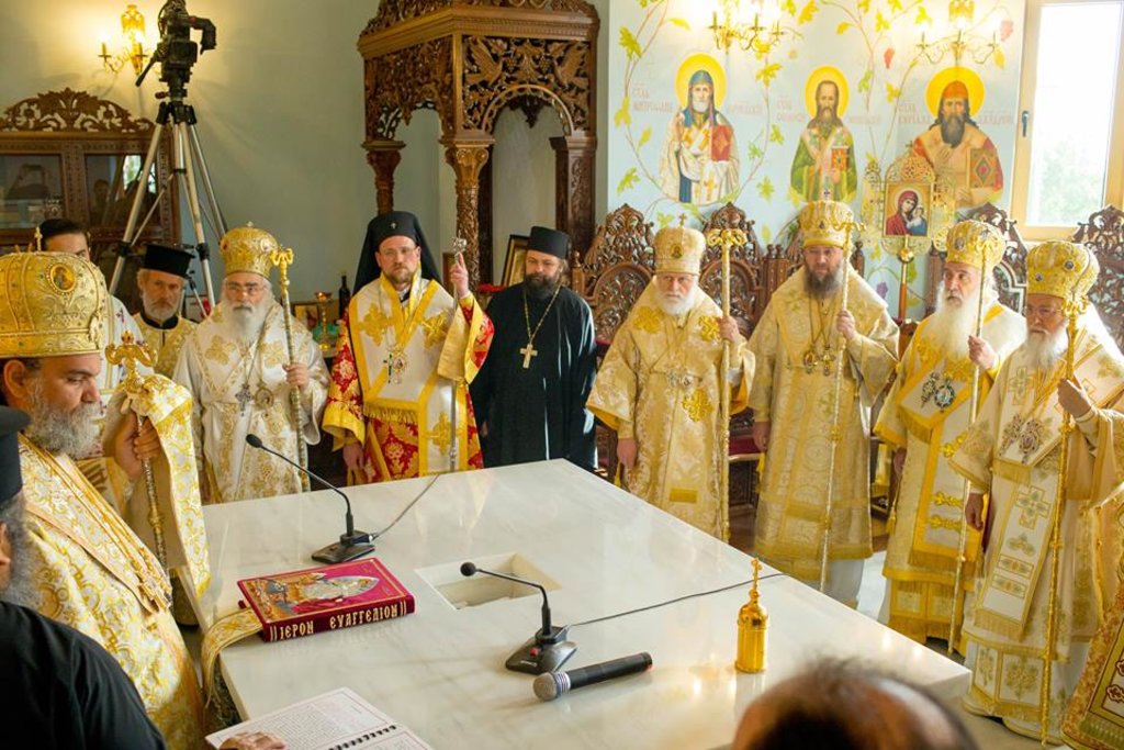 Hierarchs of the Moscow Patriarchate take part in the consecration of ...