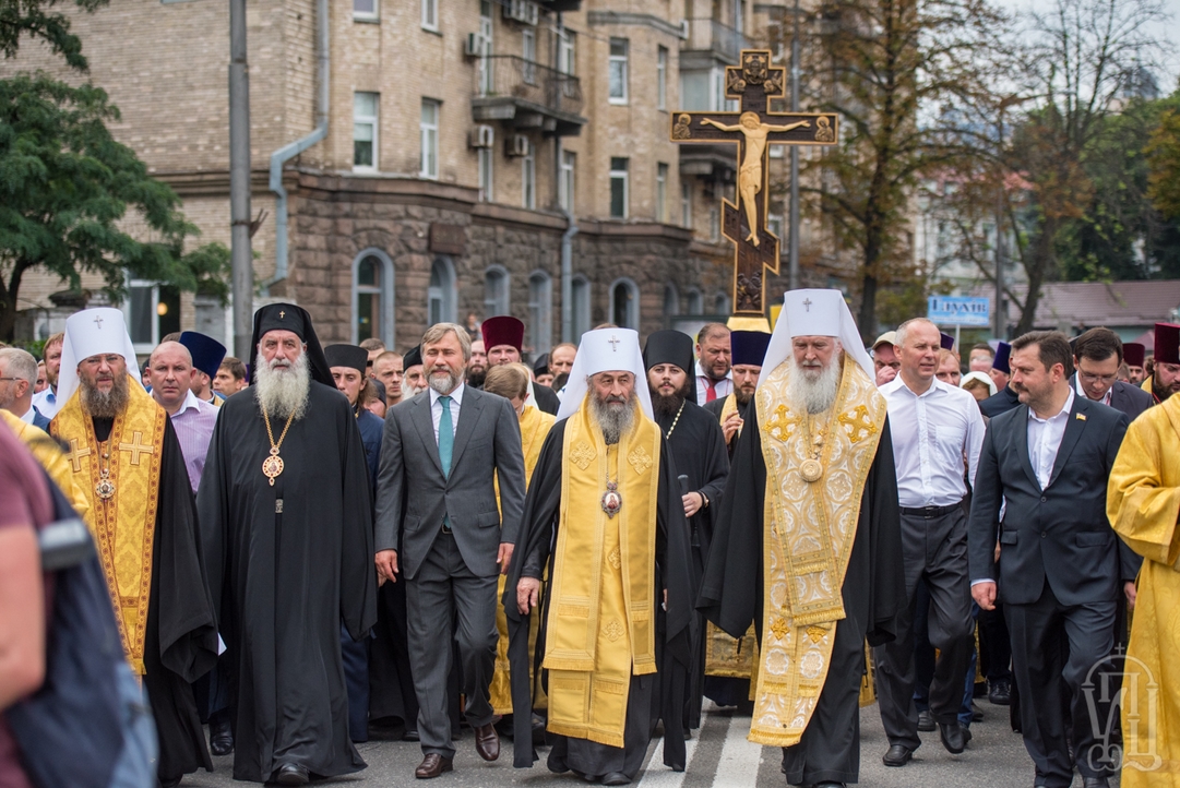 Some 250 thousand faithful take part in procession with cross in Kiev ...