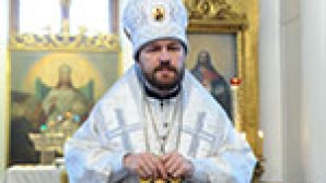 (Russian) Митрополит Иларион: Ангелы Божии, как воины, стоят на страже жизни людей и помогают нам в священной борьбе со злом