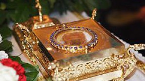 Ολονύχτιες δοξολογίες ενώπιον των ιερών λειψάνων της Αγίας Μεγαλομάρτυρος Αικατερίνης