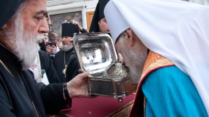 A Kiev, les reliques de sainte Anastasie la Guérisseuse exposées