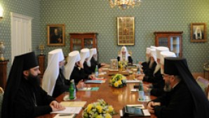 (Russian) В Патриаршем и Синодальном духовно-административном и культурном центре Русской Православной Церкви на Юге России началось заседание Священного Синода