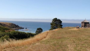 L’archevêque Justinien de Naro-Fominsk a présidé les célébrations de Fort Ross, première colonie russe en Californie