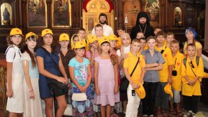 (Russian) Русскую духовную миссию в Иерусалиме посетили дети из пострадавшего от наводнения Крымска