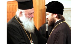 (Russian) Митрополит Волоколамский Иларион прибыл в Афины