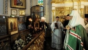 Πατριάρχης Κύριλλος τέλεσε Ιερό Τρισάγιο στον τάφο του Αρχιμανδρίτη Αντωνίνου Καπούστιν στην Ιερά Μονή επί του Όρους των Ελαιών