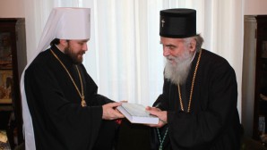 Rencontre du métropolite Hilarion de Volokolamsk avec S. S. le Patriarche Irénée de Serbie