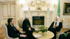 Sa Sainteté le Patriarche Cyrille a discuté des préparatifs du 1025e anniversaire du Baptême de la Russie avec le chancelier de l’Église orthodoxe ukrainienne et le chef de l’administration du Président de l’Ukraine