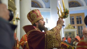 Metropolitan Hilarion celebrates Paschal service at the church of the ‘Joy to All the Afflicted” Icon of the Mother of God