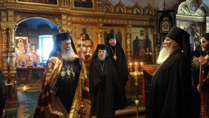 Le Patriarche Théophile de Jérusalem a vénéré les reliques de la cathédrale de la Transfiguration au monastère de Valaam