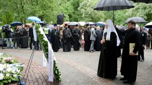 Предстоятель Русской Церкви посетил Монумент скорби в Таллине