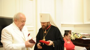 Metropolitan Hilarion awarded the Russian Academy of Arts’ Order “For Service of Arts”