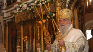 Святейший Патриарх Сербский Ириней совершил богослужение на московском Подворье Сербской Православной Церкви