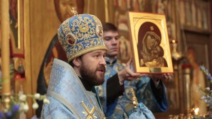 Le métropolite Hilarion a célébré la Nativité de la Mère de Dieu au Vieux monastère Saint-Syméon pour la fête titulaire de son église