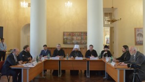 Metropolitan Hilarion of Volokolamsk attends round-table conference on the 5th anniversary of the enthronement of Patriarch Kirill of Moscow and All Russia