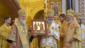Les Primats des Églises orthodoxes d’Antioche et russe ont célébré la Divine liturgie à l’église du Christ Sauveur de Moscou