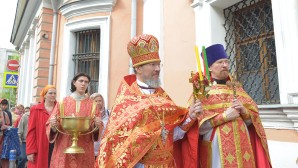 В храме Воскресения Словущего в Брюсовом переулке отметили 25-ю годовщину священнического служения заместителя председателя ОВЦС протоиерея Николая Балашова