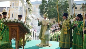 В канун дня памяти преподобного Сергия Святейший Патриарх Кирилл совершил всенощное бдение в Троице-Сергиевой лавре