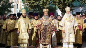 Metropolitan Onufry of Kiev and All Ukraine enthroned at Kiev Monastery of the Caves