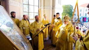 В центре Таллина молились о защите семьи
