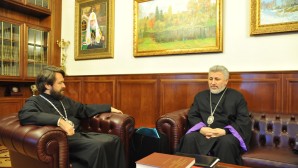 Митрополит Иларион встретился с главой Новонахичеванской и Российской епархии Армянской Церкви