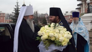 Предстоятель Православной Церкви в Америке совершил в Донском монастыре Москвы молитву у мощей своего небесного покровителя